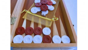 Backgammon checkers plastic 1.41" / red - white